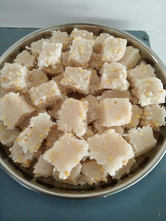 தேங்காய் பொட்டுக்கடலை பர்பி செய்முறை முக்கிய புகைப்படம்