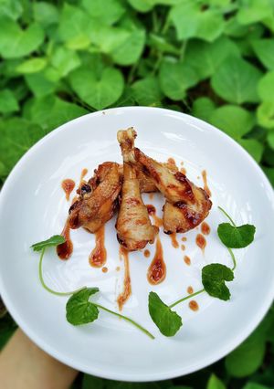 Hình của món Gà sốt caramel.