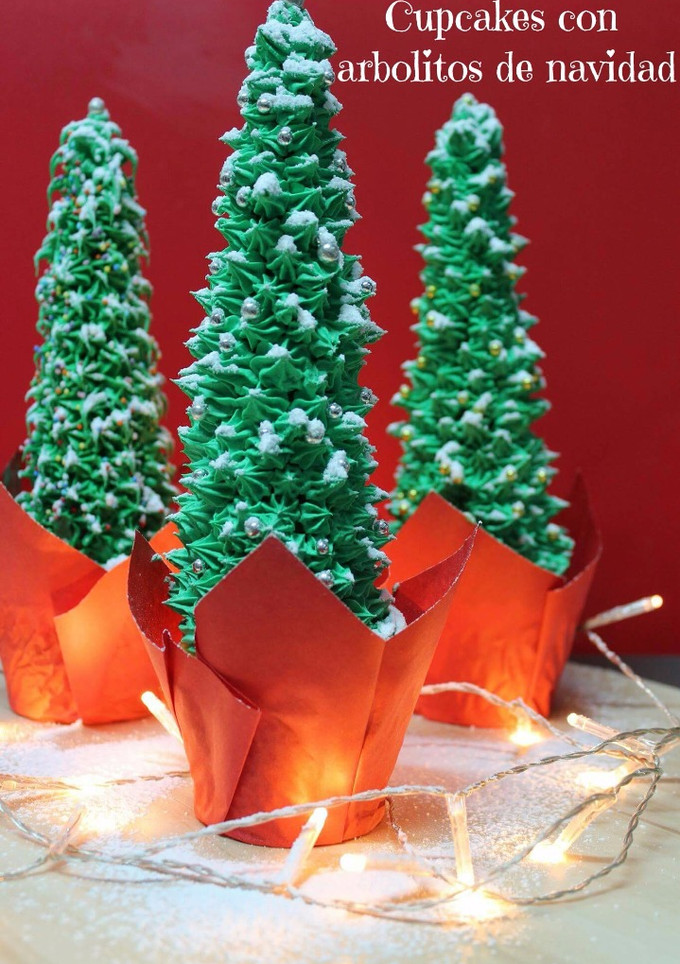 Una foto de Cupcakes con arbolitos de Navidad!