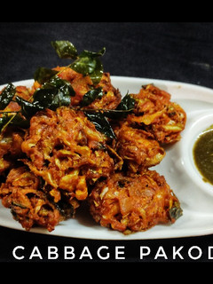 A picture of Cabbage pakoda.