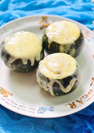 Hình của món Bí Đỏ Nhồi Thịt Nướng Phomai.
