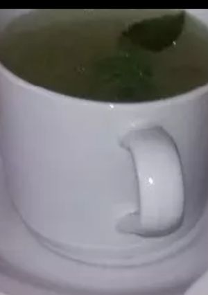 Foto principal de Caldo de pavo con hierbabuena