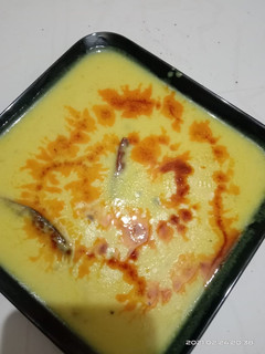 लहसुनी कड़ी (lehsuni kadhi recipe in Hindi) रेसिपी मुख्य फोटो