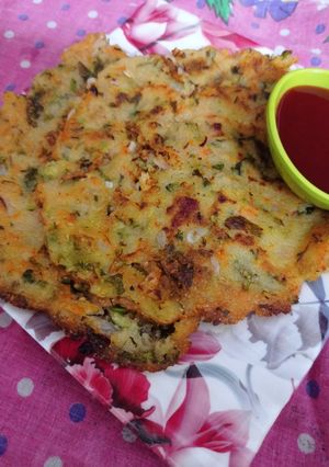 रवा चिला (rava chilla recipe in marathi) रेसिपी चे मुख्य फोटो 