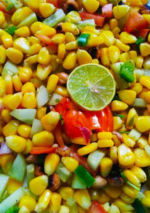 स्वीट कॉर्न सलाद(sweet corn salad recipe in hindi) रेसिपी मुख्य फोटो