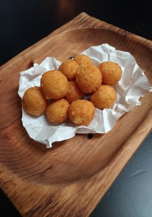 Cheddaros sajtgolyó recept fotója