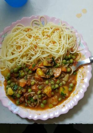 A picture of Peas,spaghetti and waru stew.