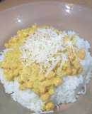 Arroz con salsa de garbanzos al curry