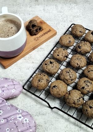 Foto resep Chewy and Soft Monster Cookies with Dark Choco