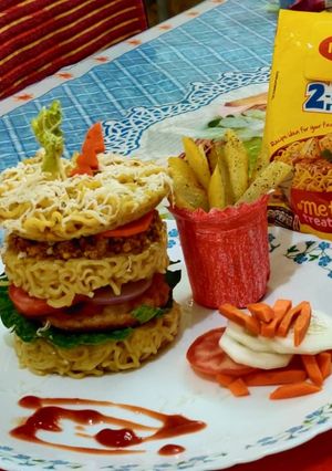 ম‍্যাগি বার্গার (Maggi burger recipe in Bengali) রেসিপির প্রধান ছবি