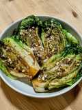 ผักคอสย่างเนยแอนโชวี่ Grilled Baby cos lettuce - anchovy butter