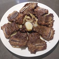A picture of Fried Beef Short Ribs.