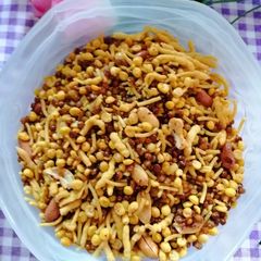 A picture of Dal moth namkeen.