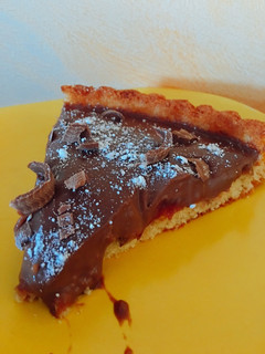 Una foto de Tarta de chocolate con sponge flan base