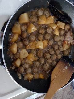 Foto resep Semur bola - bola daging + kentang (mpasi 1y+)