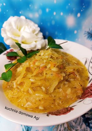 Zdjęcie przepisu Kapusta kiszona na oleju z cebulką i kaszą pęczak.
