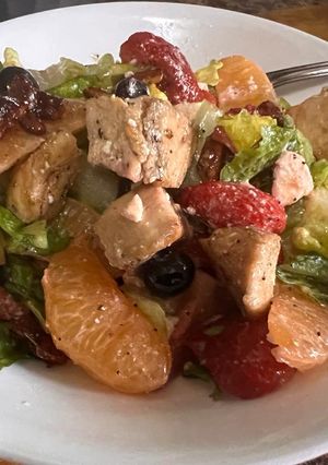 A picture of Strawberry pecan salad.