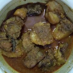 A picture of Chicken curry.