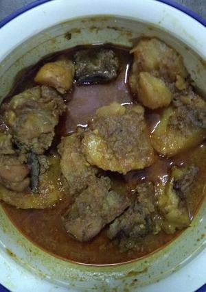 A picture of Chicken curry.