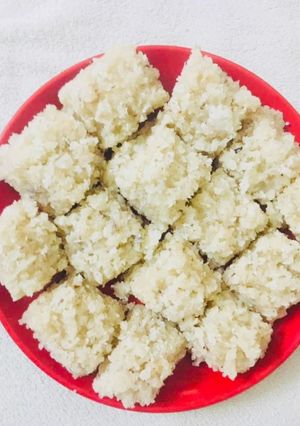 A picture of Coconut Burfi.