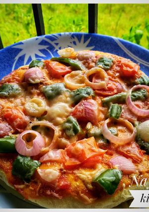 वेज पिज़्ज़ा (veg pizza recipe in Hindi) रेसिपी मुख्य फोटो