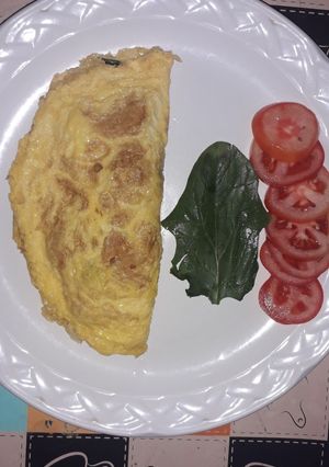 Una foto de Omelette de espinacas y cebolla
