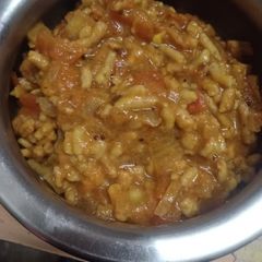 A picture of Sev tamatar ki sabzi.