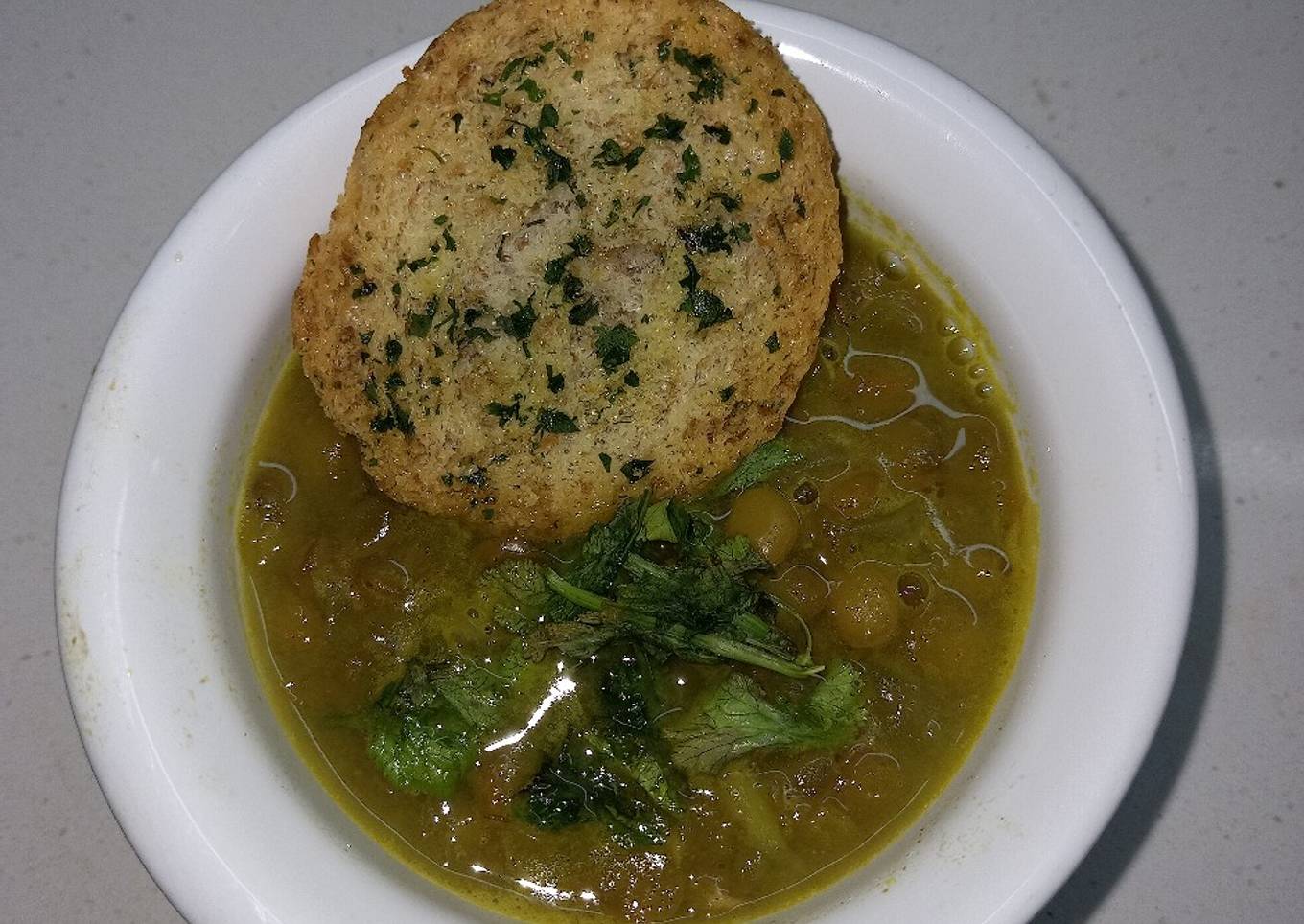 Lentejas especiadas con tallos de acelga