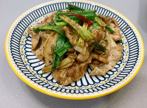 蔥爆豬肉🐷 的食譜成品照片