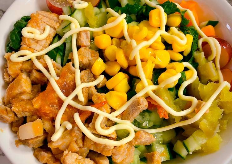 Salad trộn thịt lợn dễ làm.ăn vừa ngon mát lại giúp đẹp da