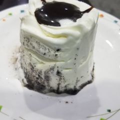 A picture of Mini Oreo ice cream cake.