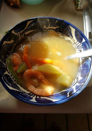 Una foto de Caldo de Camarón estilo mi mami.. 😍😍