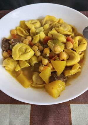 Una foto de Guiso de ternera con tortelini