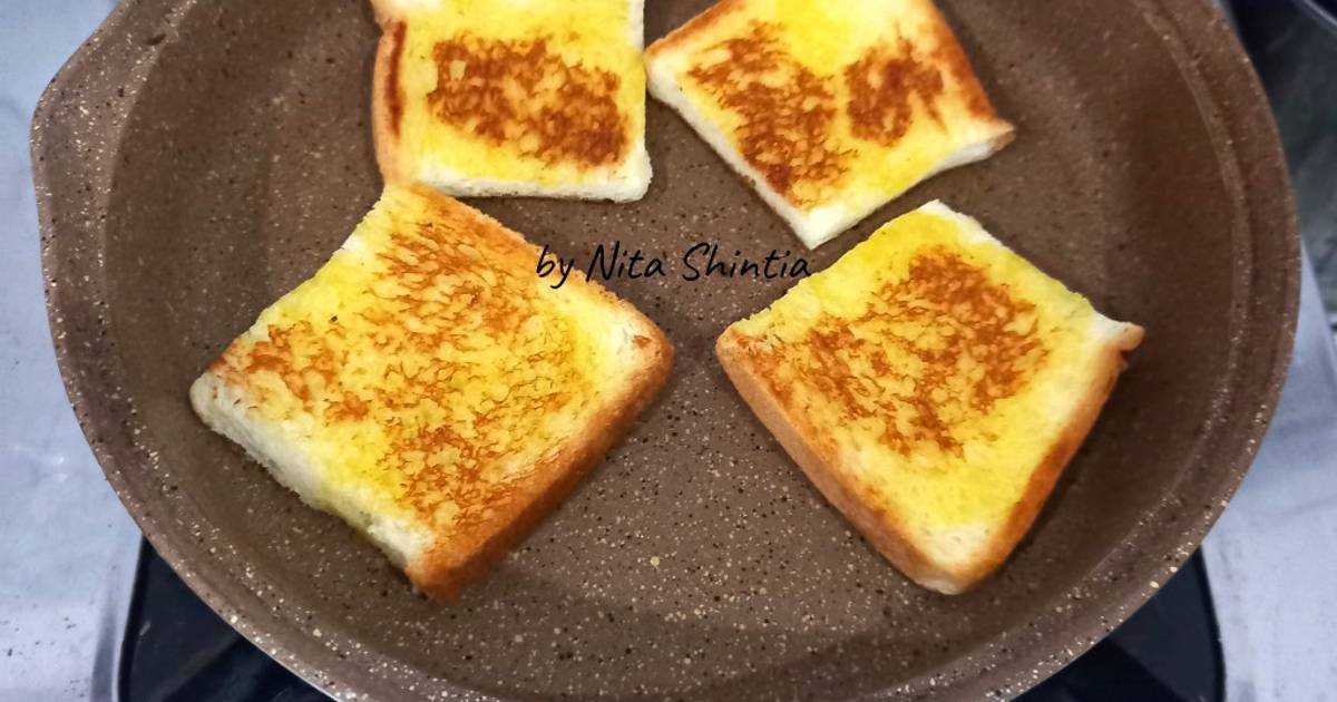 Resep Garlic Bread (teflon) oleh Nita Shintia Cookpad