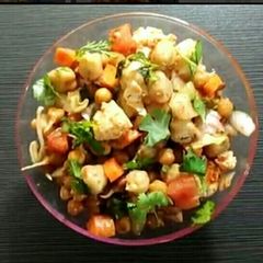 A picture of Chickpea vegetable protein salad.