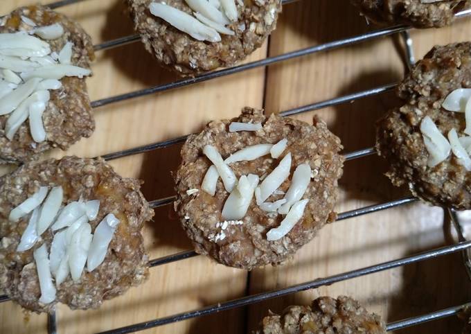 Banana Oatmeal Cookies