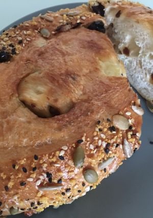 A picture of Multigrain raisin bread loaf.