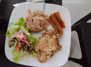 Una foto de Lomo de Cerdo en salsa blanca