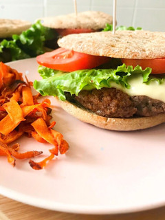 A picture of Healthy Burger and Carrot Chips.