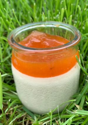 Une photo de Panna Cotta confiture