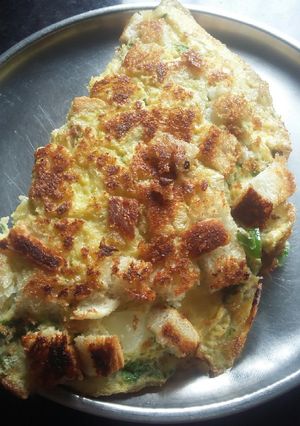 A picture of Bread Omelette Pizza.