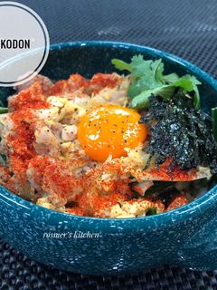 Foto resep Oyakodon (Japanese Chicken & Egg Rice Bowl)