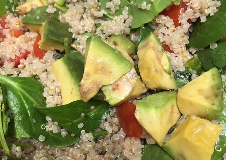 Easy Recipe: Appetizing Spinach Quinoa Salad