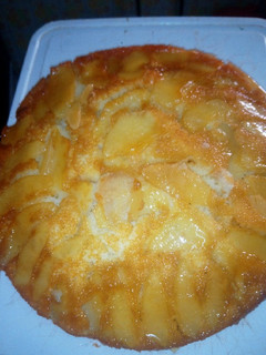 Una foto de Torta invertida de manzana