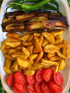 عکسی از دستور سیب زمینی و 🍆سرخ کرده