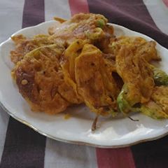 A picture of Pumpkin flower fritters.