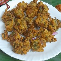A picture of Onion killu pakoda.