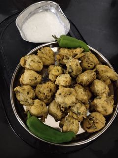 મેથી ના ગોટા (Methi Gota Recipe in Gujarati) રેસીપી મુખ્ય ફોટો
