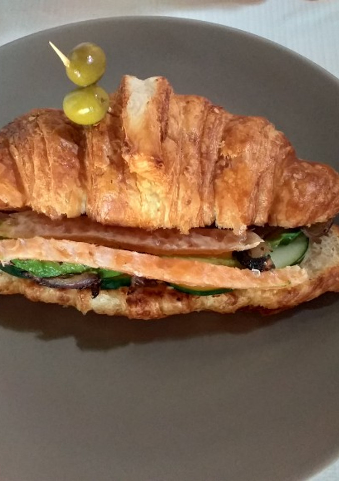 Una foto de Gravlax de salmón