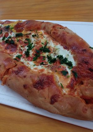 Una foto de Khachapuri
